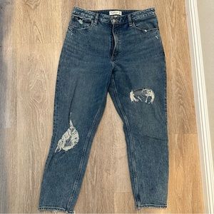Aberocombie & Fitch high rise mom jean
